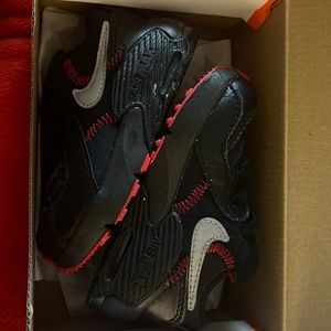 Nike Air Max  Toddler sneakers. In excellent condition. Only worn 4 times